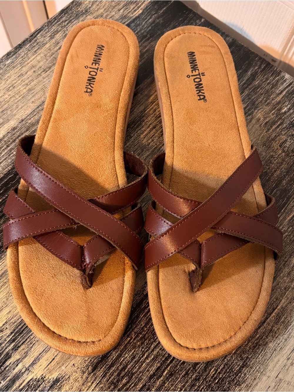 Minnetonka Women's Brown Leather Crisscross Toe-Post Sandals | Size 13